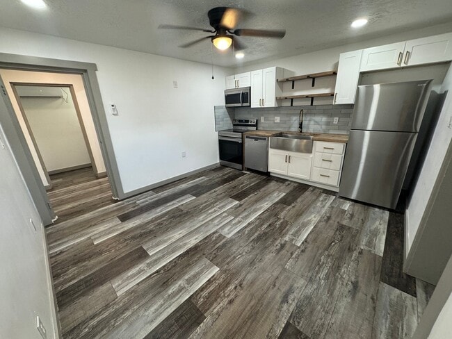 534 Lee St, Unit Apt. 3