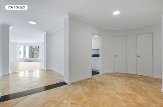 200 Central Park S in New York, NY - Building Photo - Building Photo