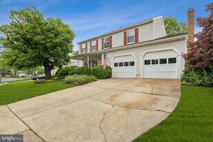 5433 Braddock Ridge Dr in Centreville, VA - Building Photo