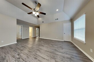 18426 Big Cypress Dr in Spring, TX - Foto de edificio - Building Photo