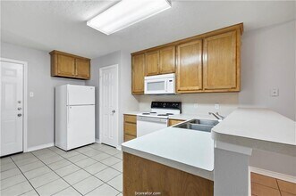 412 Freeman Ave, Unit 1 in Bryan, TX - Building Photo - Building Photo