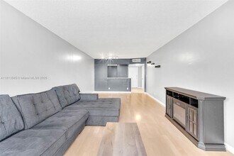 6500 Cypress Rd, Unit 408 in Plantation, FL - Building Photo - Building Photo