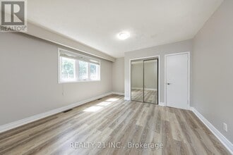 2 Chancery Ln in Toronto, ON - Building Photo - Building Photo