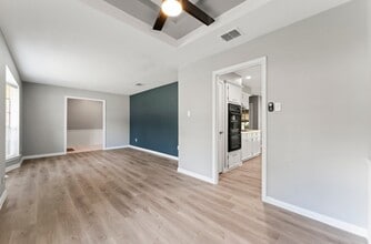 16310 Autumn Wind Dr in Houston, TX - Building Photo - Building Photo