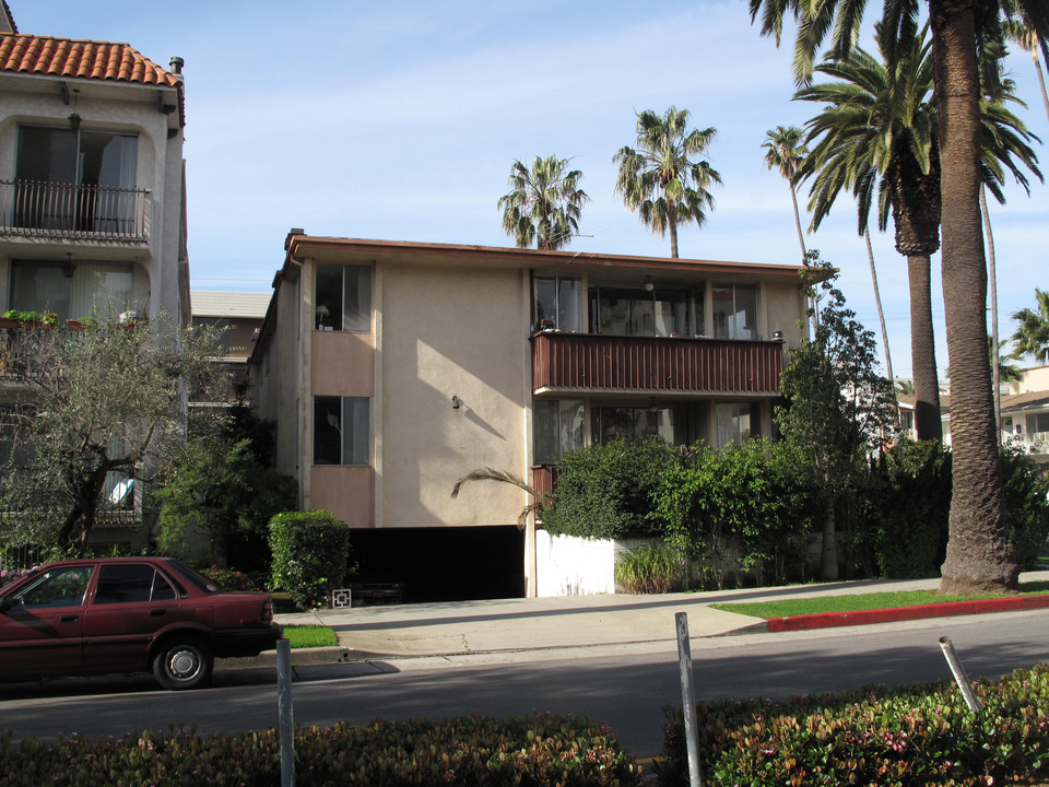 130 Washington Ave in Santa Monica, CA - Building Photo