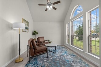 3330 Shining Light Dr in Dallas, TX - Building Photo - Building Photo