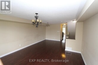 1118 Klondike Rd in Ottawa, ON - Building Photo - Building Photo