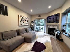 1510 Half Moon Bay Dr in Croton-on-Hudson, NY - Building Photo - Building Photo
