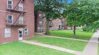 836 Jersey Ave, Unit B9