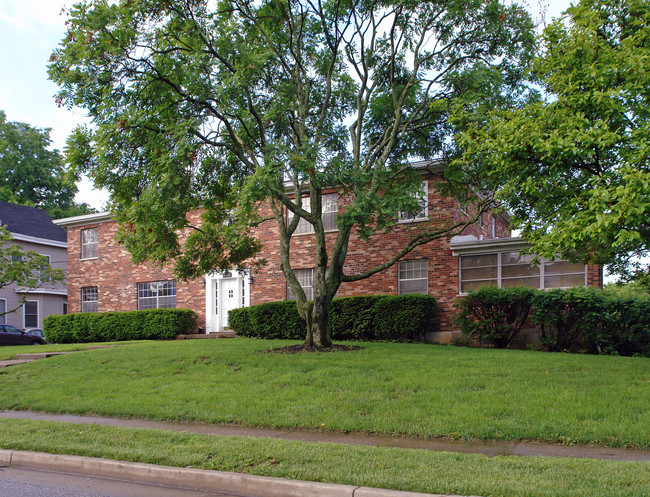 1 Highland Ave in Fort Mitchell, KY - Foto de edificio - Building Photo