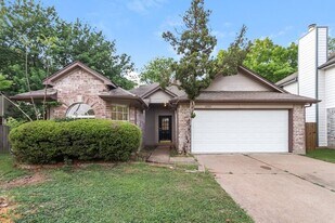16907 Dusty Mill Dr E in Sugar Land, TX - Building Photo