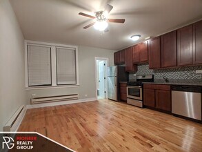 818 W Diversey Pky in Chicago, IL - Building Photo - Building Photo