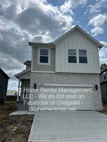 8716 SW Edgewater Dr in Blue Springs, MO - Building Photo