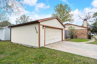 9028 Kerrwood Ln in Houston, TX - Building Photo - Building Photo