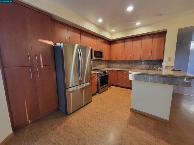 176 Scotts Valley in Hercules, CA - Building Photo - Building Photo