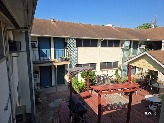 301 Avondale St in Houston, TX - Building Photo - Building Photo