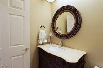 5815 Persimmon Way in Naples, FL - Building Photo - Building Photo