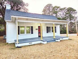 907 Hines St W in Wilson, NC - Building Photo