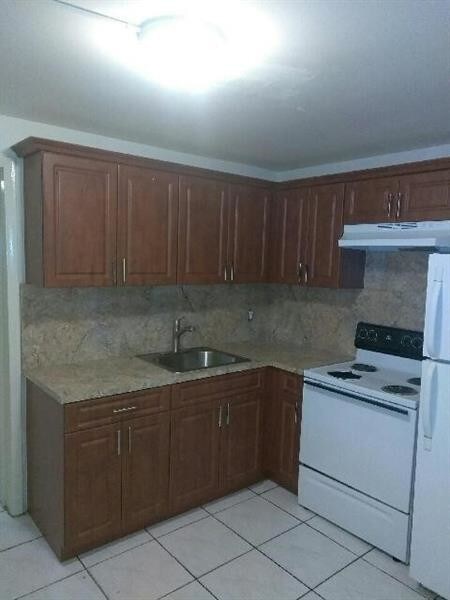 5615 NW 14th Ct in Lauderhill, FL - Building Photo