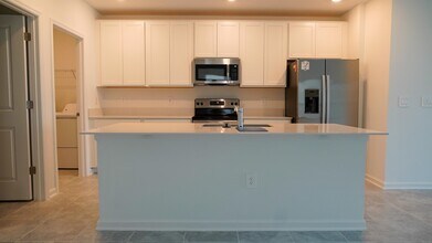 2331 Burney Fls Ln in Davenport, FL - Building Photo - Building Photo