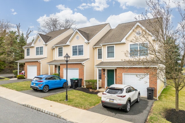 Linden Court in Bethlehem, PA - Building Photo - Building Photo