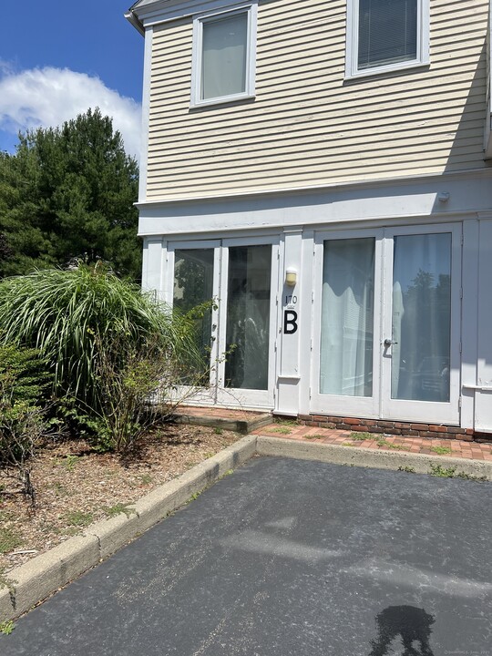 170-1B2 Post Rd W in Westport, CT - Building Photo