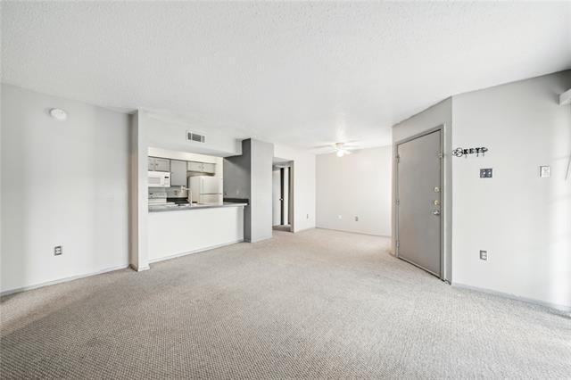 12484 Abrams Rd in Dallas, TX - Building Photo