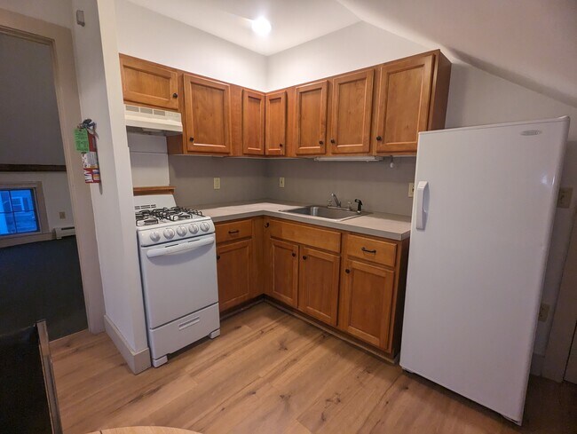 400 South St, Unit 2 in Bennington, VT - Building Photo - Building Photo