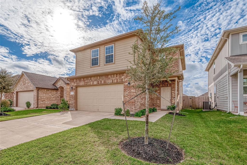 25635 Royal Catchfly Rd in Park Row, TX - Building Photo