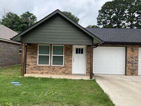 113 Isabella St in Mineola, TX - Building Photo