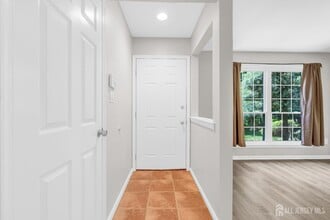5101 Stonehedge Rd in Edison, NJ - Building Photo - Building Photo