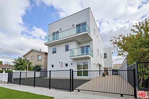 1108 Queen Anne Pl in Los Angeles, CA - Building Photo