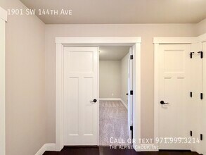 1901 SW 144th Ave in Beaverton, OR - Building Photo - Building Photo