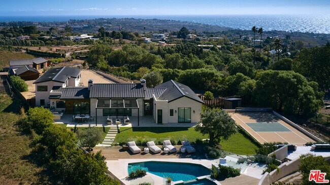 29685 Cuthbert Rd in Malibu, CA - Building Photo - Building Photo