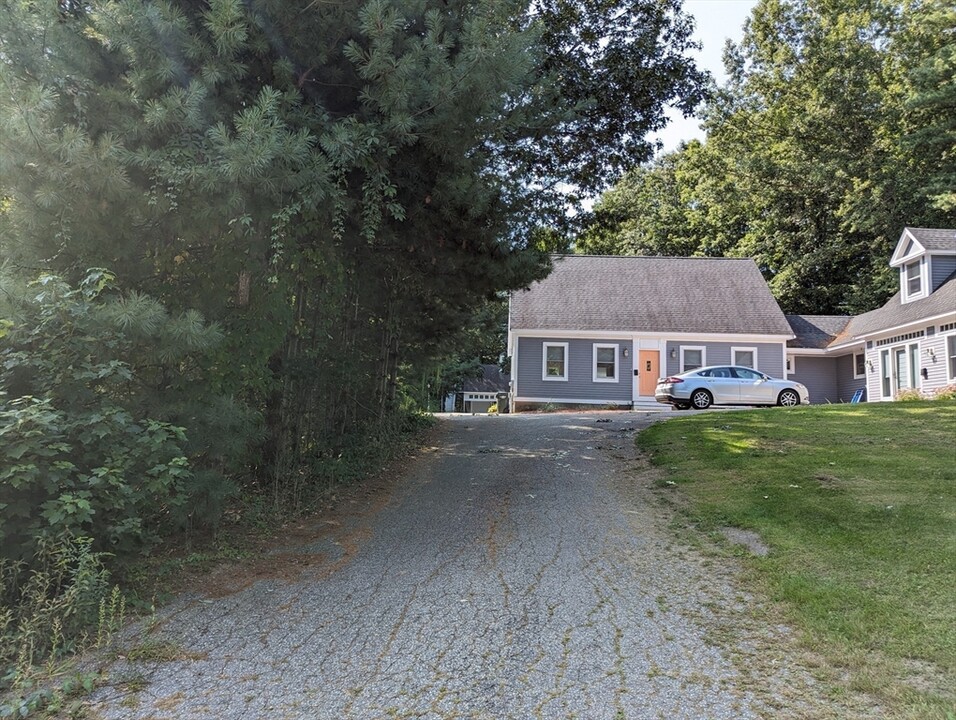 7 Morse Croft Ln in Amesbury, MA - Building Photo