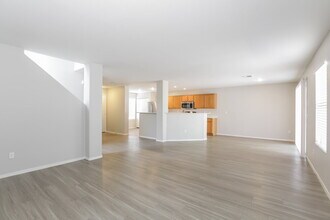 996 Pleasant Run Ct in Henderson, NV - Foto de edificio - Building Photo