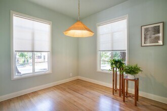 3010 Windsor Rd in Austin, TX - Building Photo - Building Photo