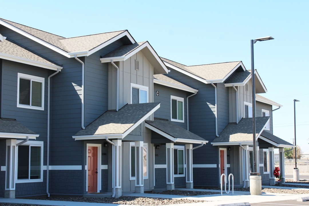 Varney Court in Pasco, WA - Building Photo