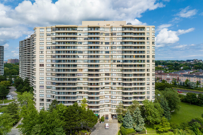 1 Greystone Walk Dr in Toronto, ON - Building Photo - Building Photo