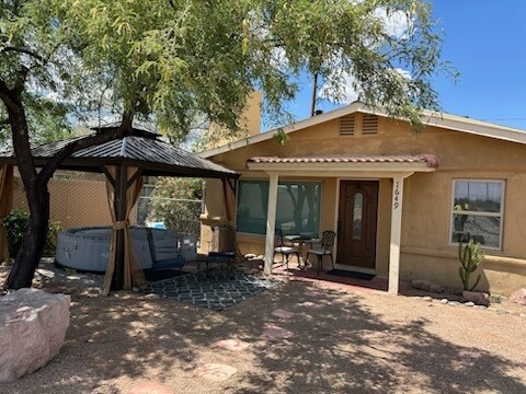 1649 E 13th St in Tucson, AZ - Foto de edificio