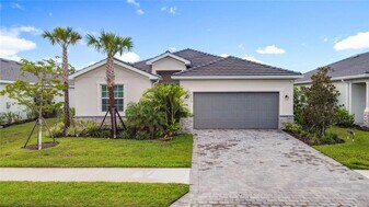 19060 Moscato Ct in Venice, FL - Building Photo