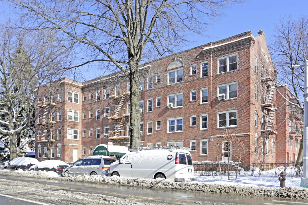 143-15 Bowne St in Flushing, NY - Building Photo