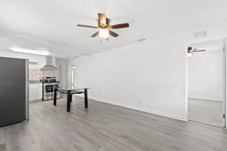 1050 19th St S in St. Petersburg, FL - Building Photo - Building Photo