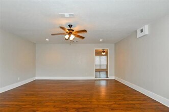 12112 Eunice St in Farmers Branch, TX - Building Photo - Building Photo