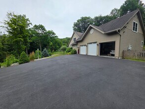 3 Laura Ct in Poughquag, NY - Building Photo - Building Photo