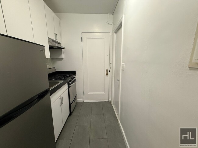 property at 257 E 61st St