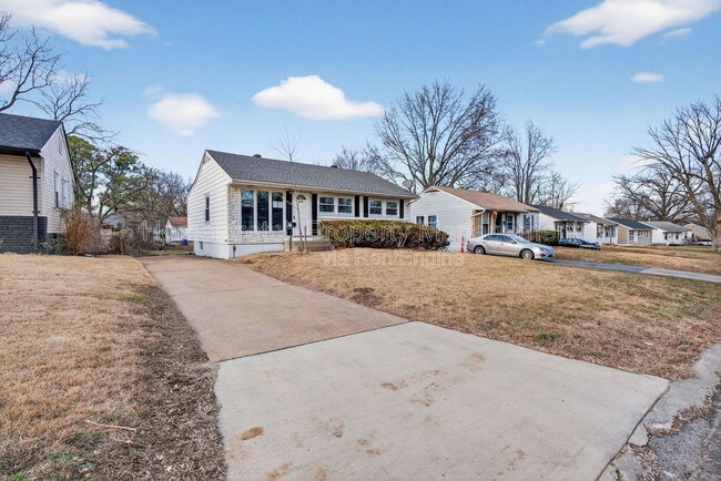 437 Lancashire Rd in St. Louis, MO - Building Photo - Building Photo