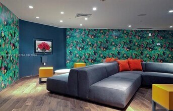 2020 N Bayshore Dr, Unit 908 in Miami, FL - Building Photo - Building Photo