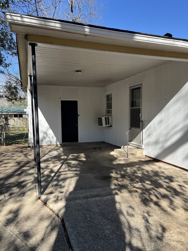 1607 Glenbourne Ave in Bastrop, LA - Building Photo - Building Photo