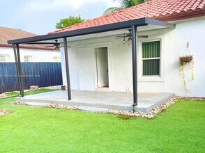 19044 SW 319th St-Unit -. in Homestead, FL - Foto de edificio - Building Photo